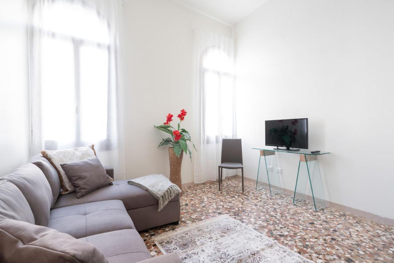 Accademia Charm Apartments By Wonderful Italy Venice Exterior photo