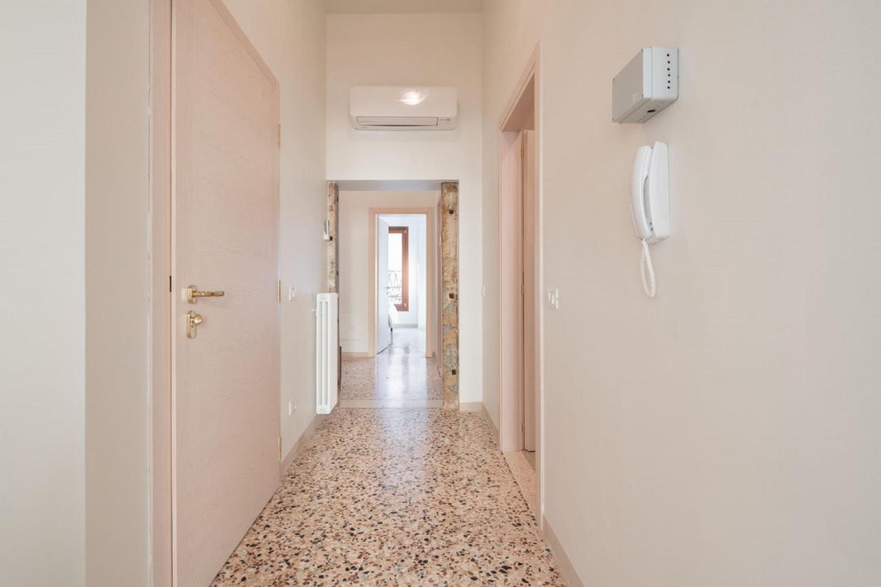Accademia Charm Apartments By Wonderful Italy Venice Exterior photo