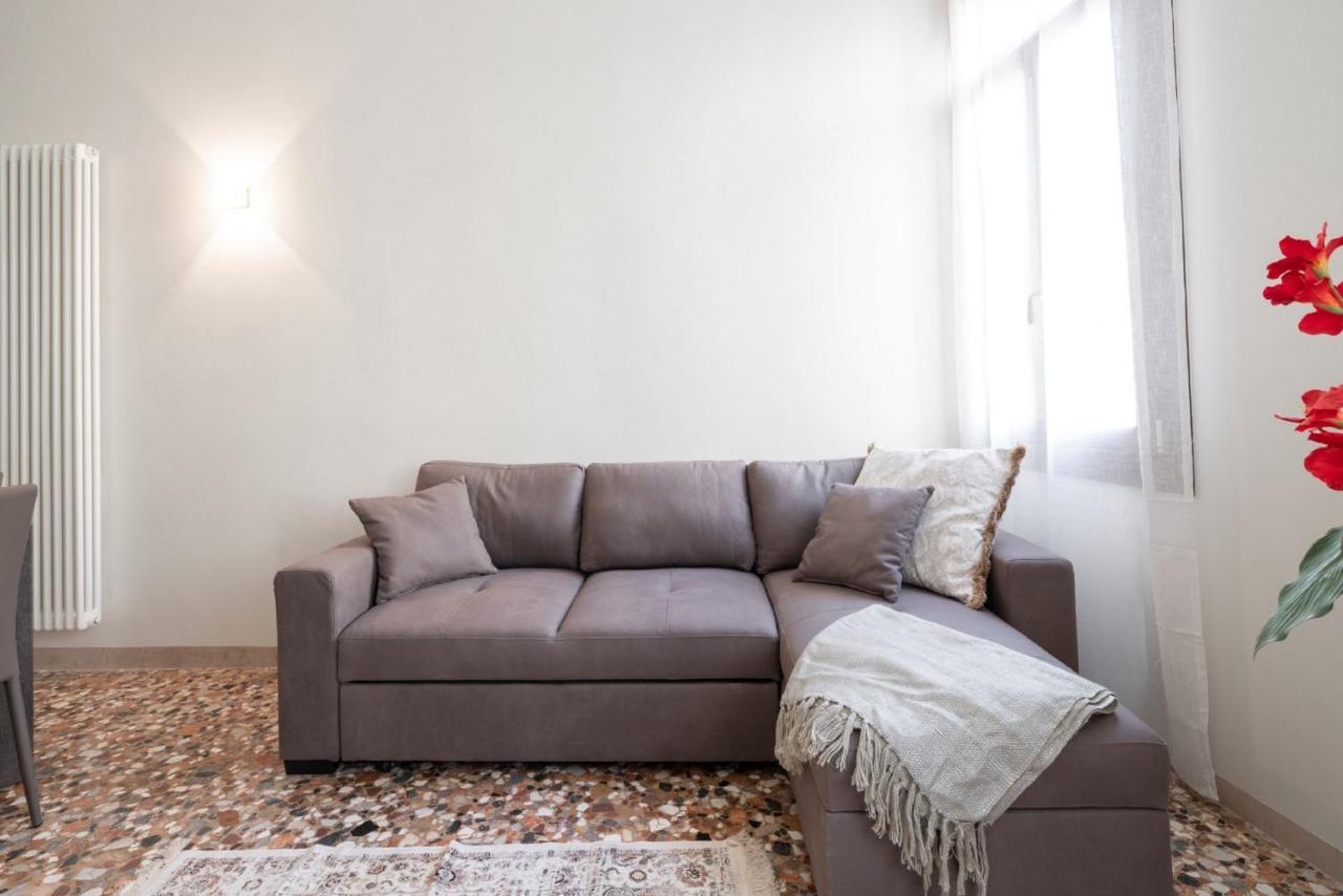 Accademia Charm Apartments By Wonderful Italy Venice Exterior photo