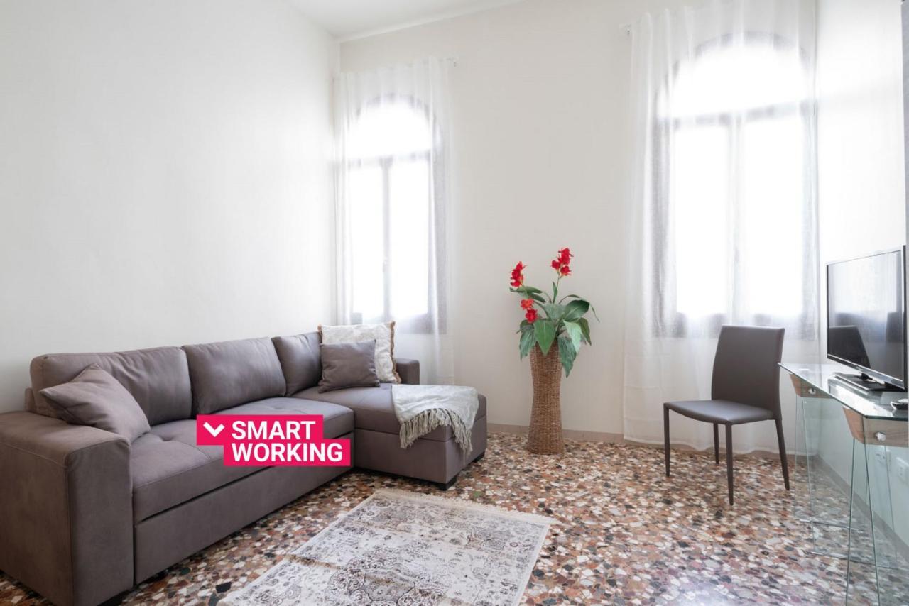 Accademia Charm Apartments By Wonderful Italy Venice Exterior photo