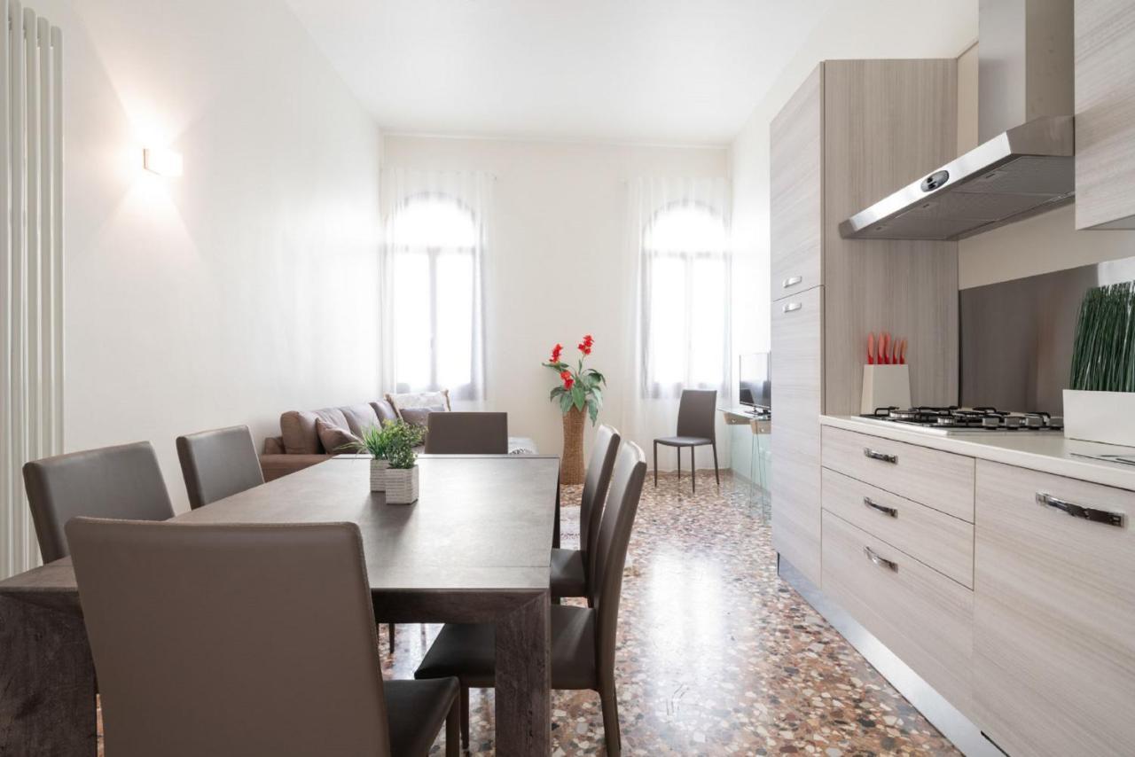 Accademia Charm Apartments By Wonderful Italy Venice Exterior photo