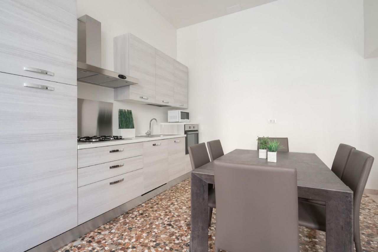 Accademia Charm Apartments By Wonderful Italy Venice Exterior photo