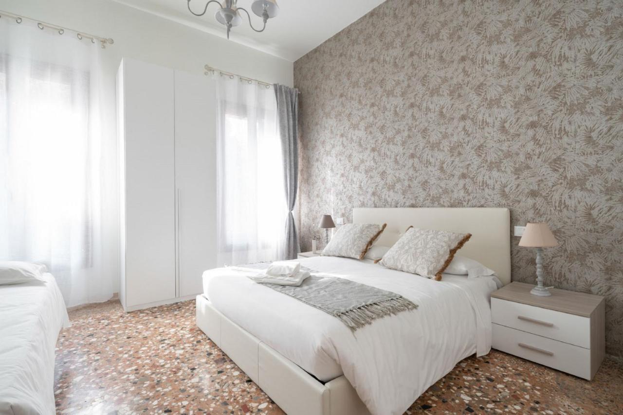 Accademia Charm Apartments By Wonderful Italy Venice Exterior photo
