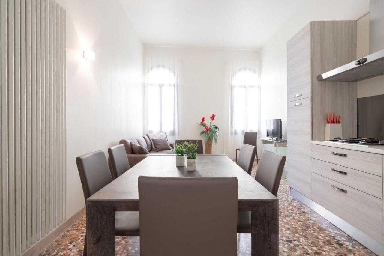 Accademia Charm Apartments By Wonderful Italy Venice Exterior photo