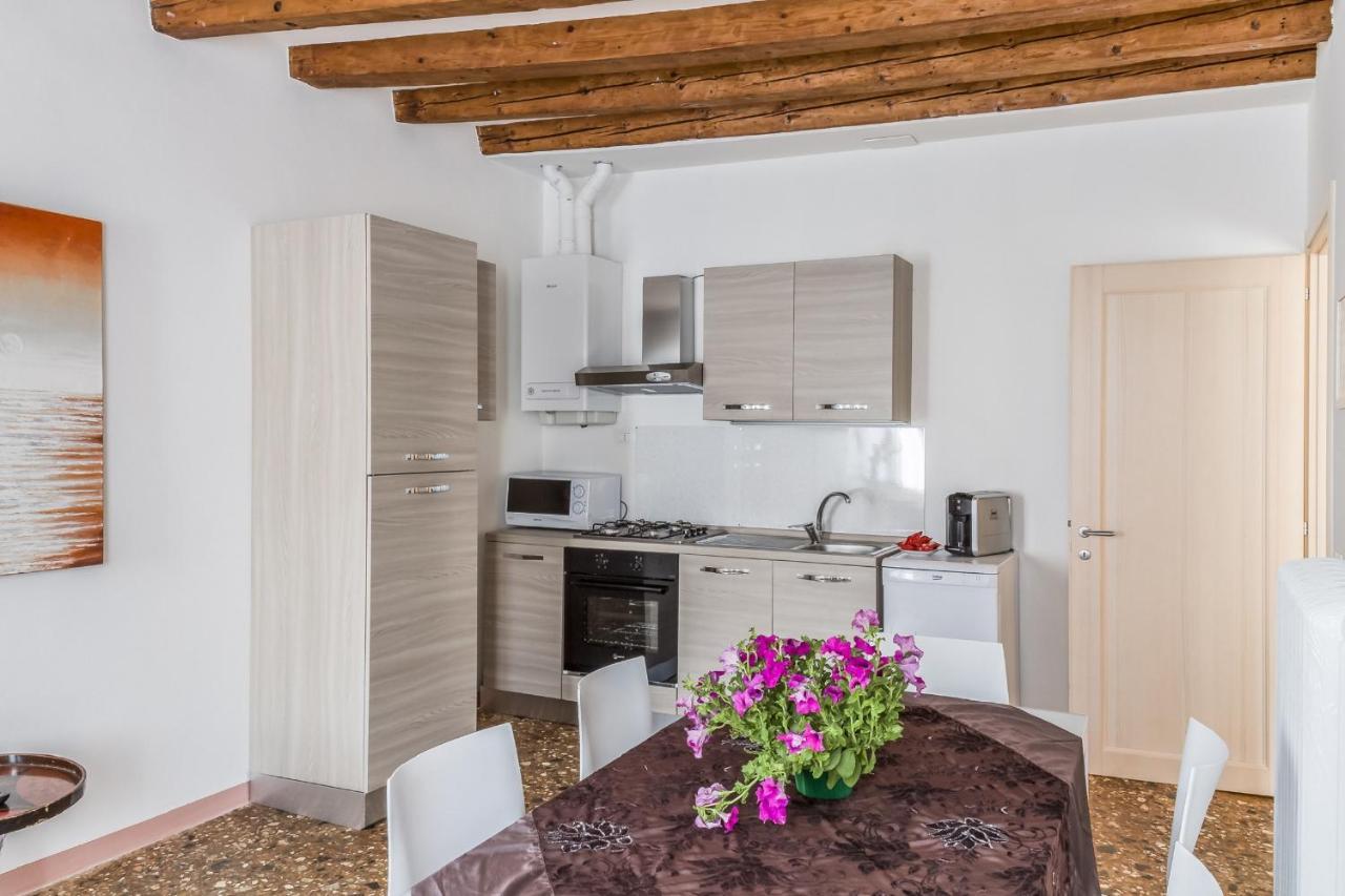 Accademia Charm Apartments By Wonderful Italy Venice Exterior photo