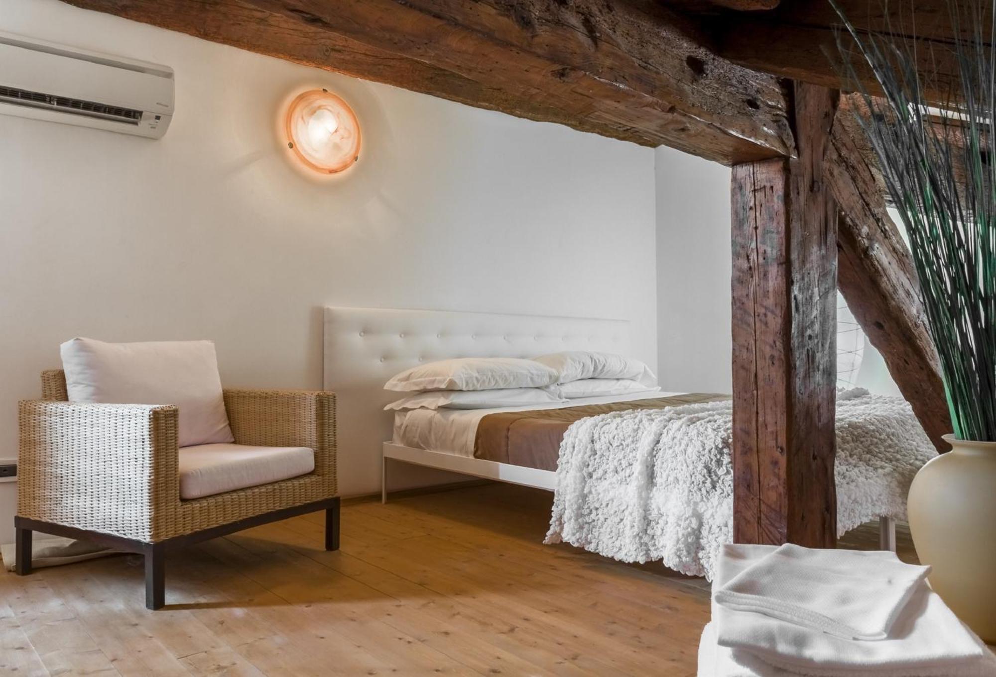 Accademia Charm Apartments By Wonderful Italy Venice Exterior photo