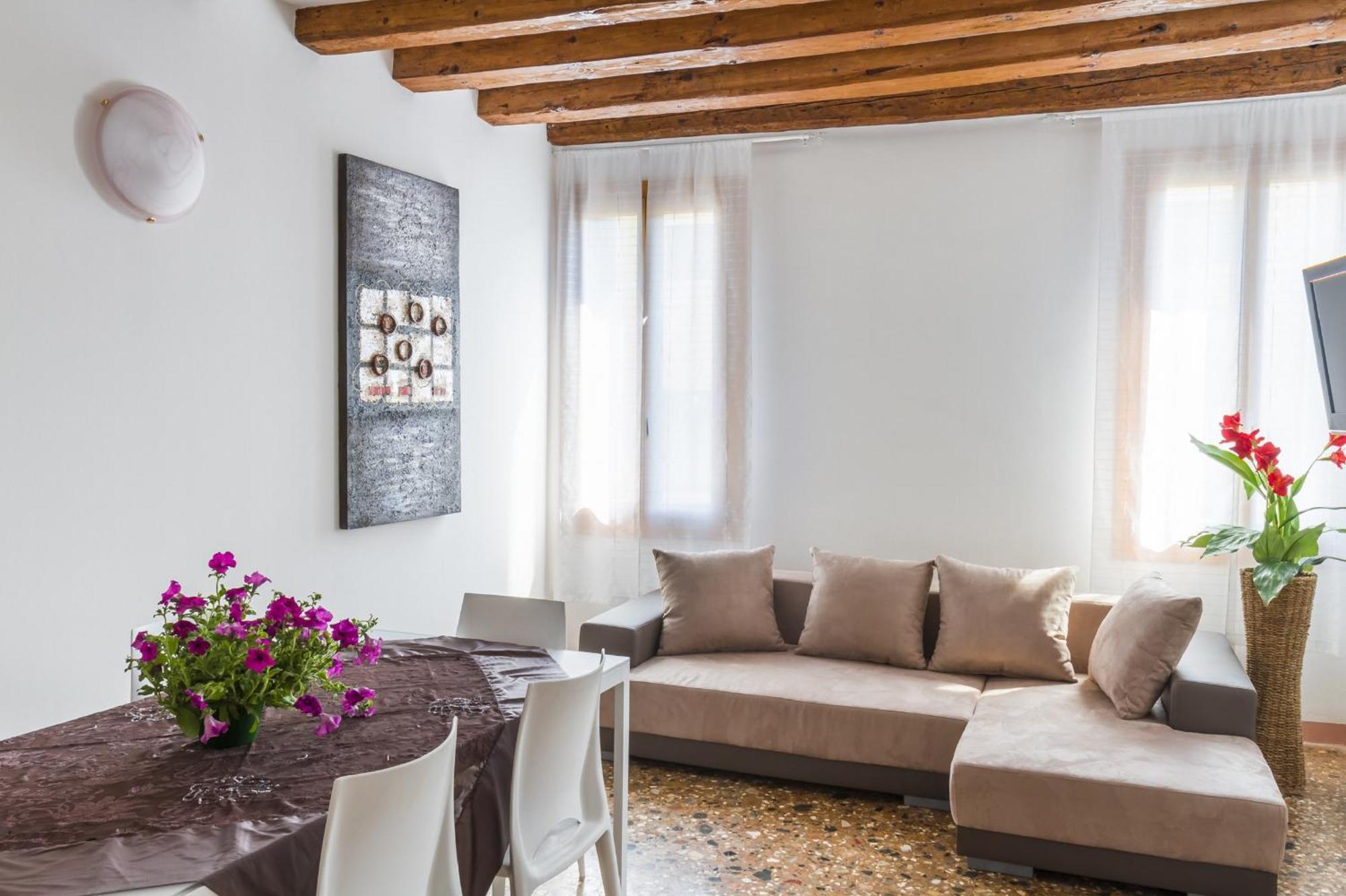 Accademia Charm Apartments By Wonderful Italy Venice Exterior photo