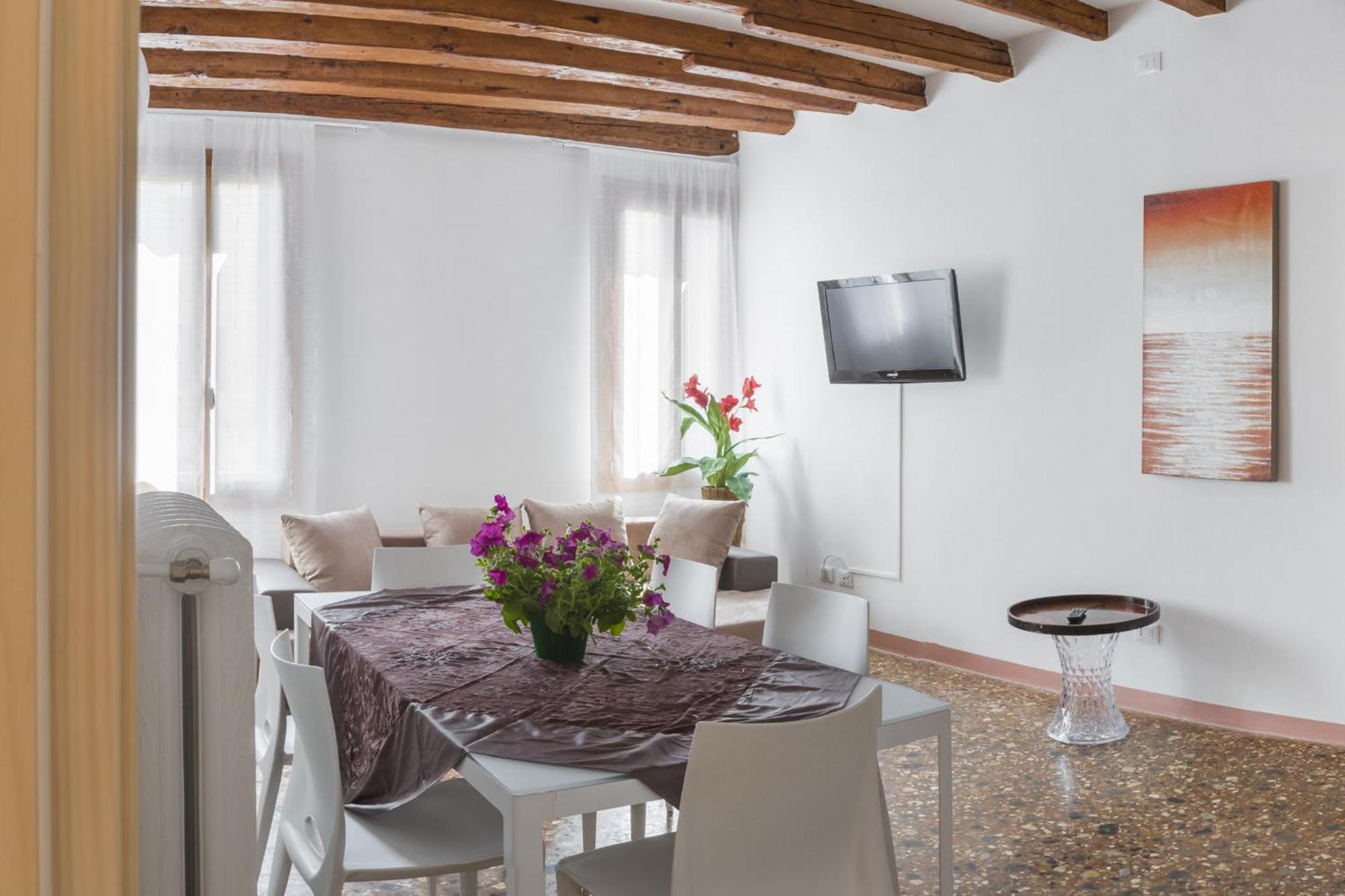 Accademia Charm Apartments By Wonderful Italy Venice Exterior photo